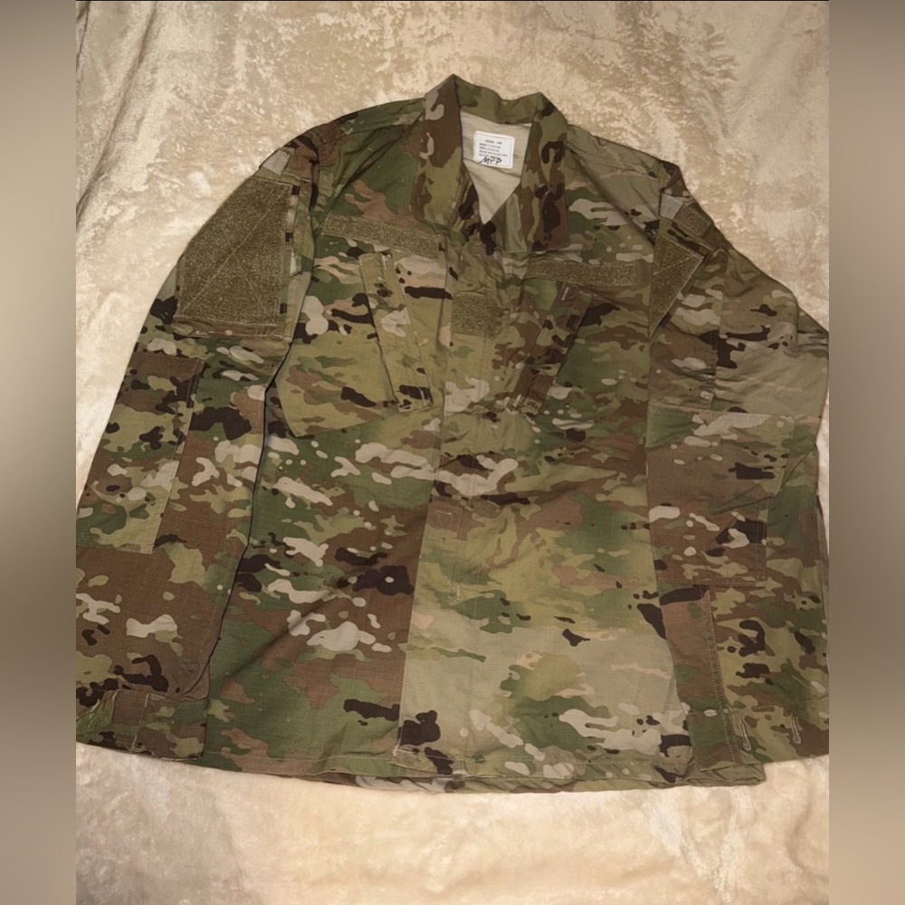 Army OCP Camo Coat Medium Long NWOT Military Surplus Uniform Cargo New Air Force